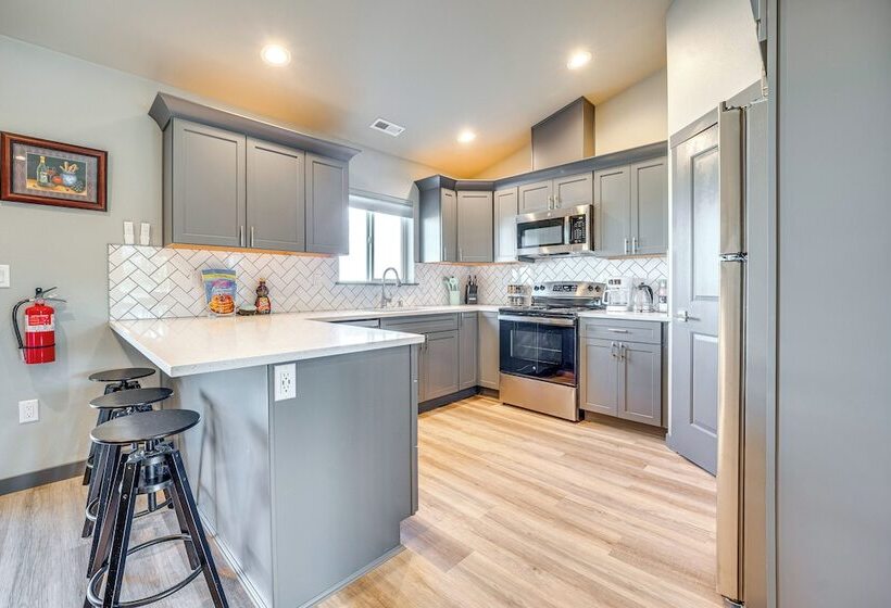 Charming Home ~ Half Mi To Potholes State Park