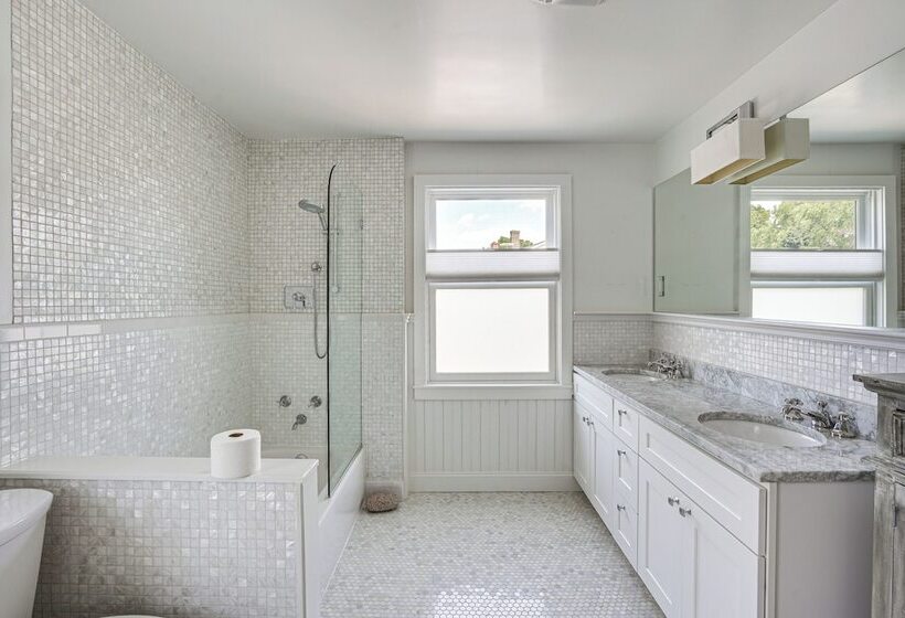 Waterfront Views: Historic Marblehead Home