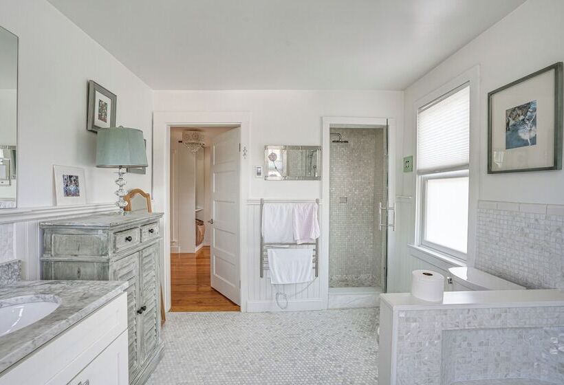 Waterfront Views: Historic Marblehead Home