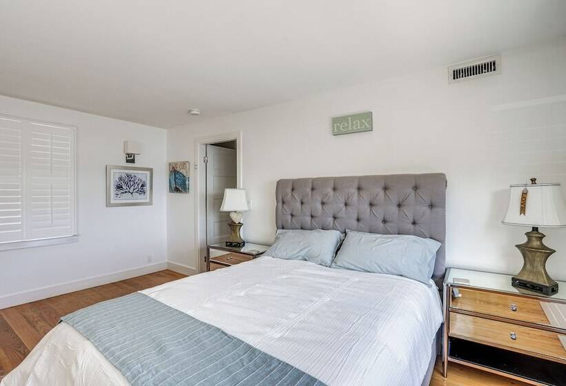 Waterfront Views: Historic Marblehead Home