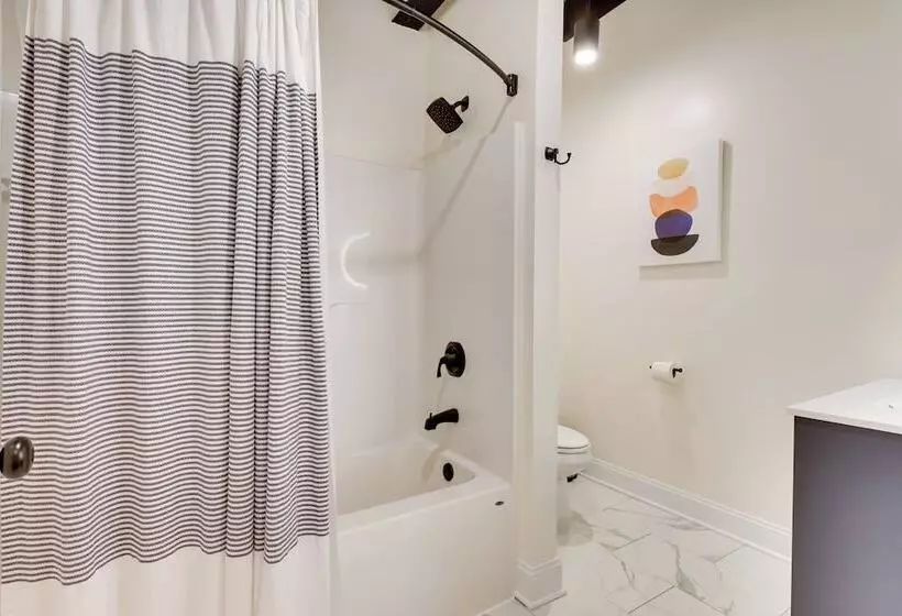 Modern Harrisonburg Home   2 Mi To Jmu!