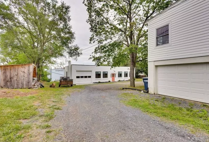 Modern Harrisonburg Home   2 Mi To Jmu!