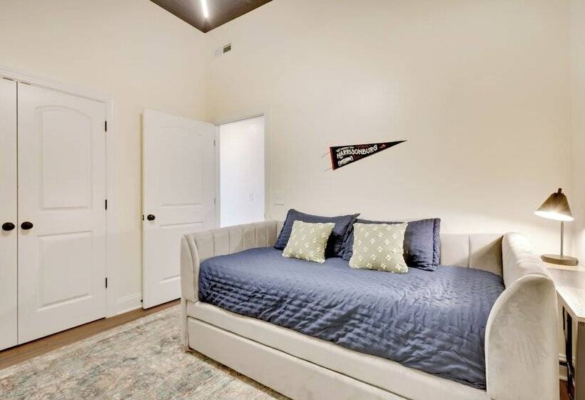 Modern Harrisonburg Home   2 Mi To Jmu!