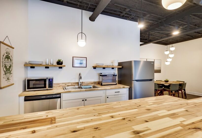 Modern Harrisonburg Home   2 Mi To Jmu!