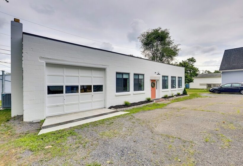 Modern Harrisonburg Home   2 Mi To Jmu!