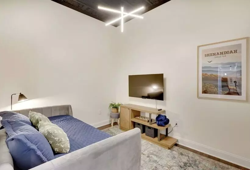 Modern Harrisonburg Home   2 Mi To Jmu!