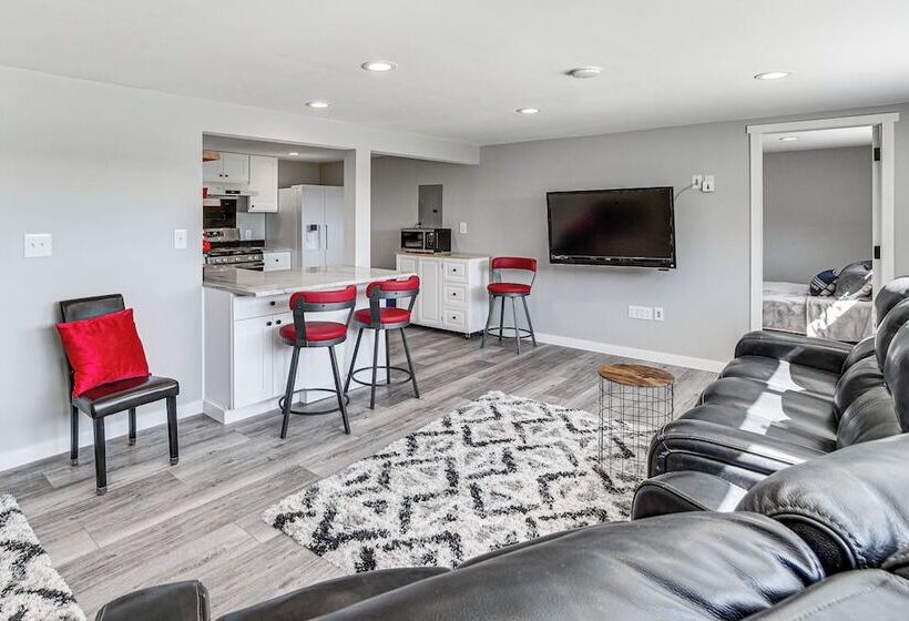 Moses Lake Retreat W/ Stunning Outdoor Oasis!