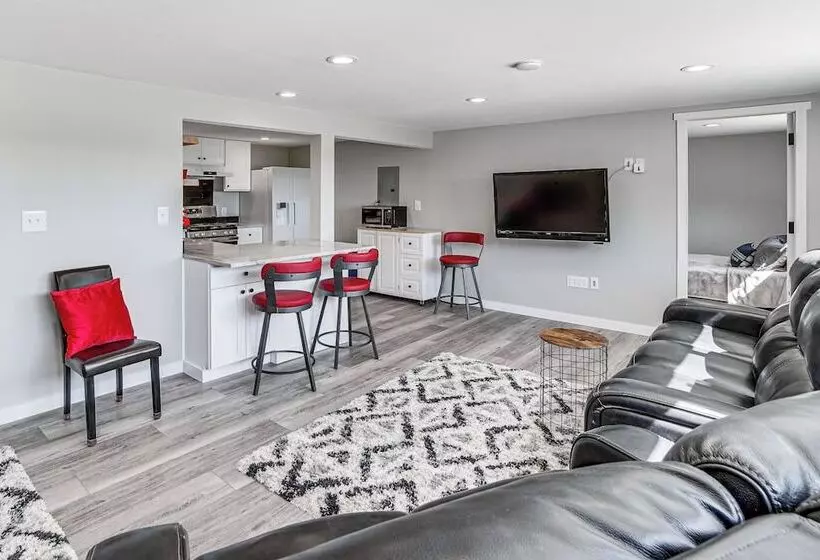 Moses Lake Retreat W/ Stunning Outdoor Oasis!