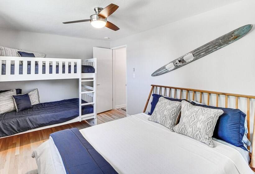 Moses Lake Retreat W/ Stunning Outdoor Oasis!