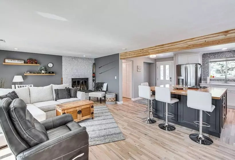 Moses Lake Retreat W/ Stunning Outdoor Oasis!