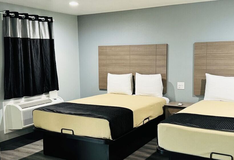 Мотель Express Inn & Suites
