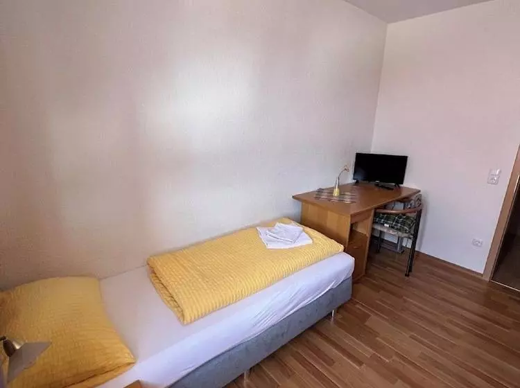 Majatalo Gasthaus & Metzgerei Besenhardt