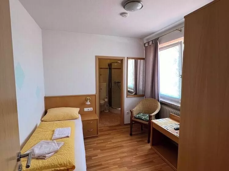 Majatalo Gasthaus & Metzgerei Besenhardt