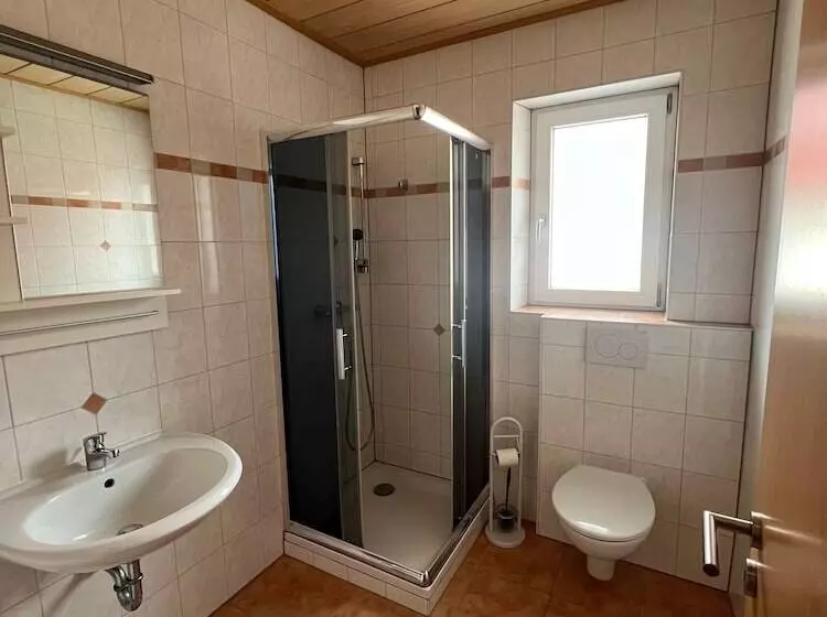 Majatalo Gasthaus & Metzgerei Besenhardt