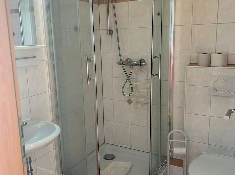 Majatalo Gasthaus & Metzgerei Besenhardt