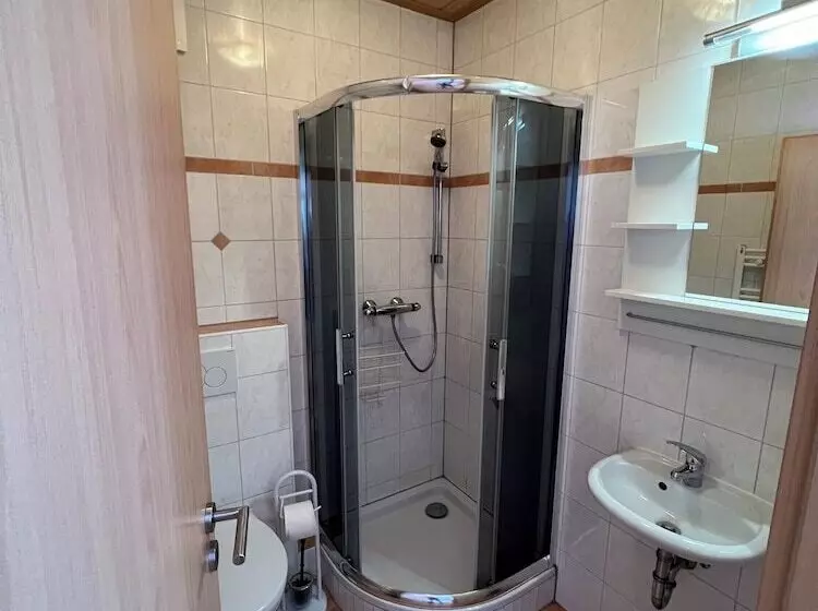 Majatalo Gasthaus & Metzgerei Besenhardt