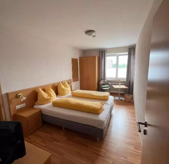 Majatalo Gasthaus & Metzgerei Besenhardt