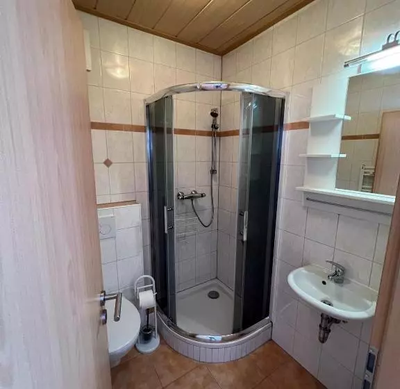 Majatalo Gasthaus & Metzgerei Besenhardt