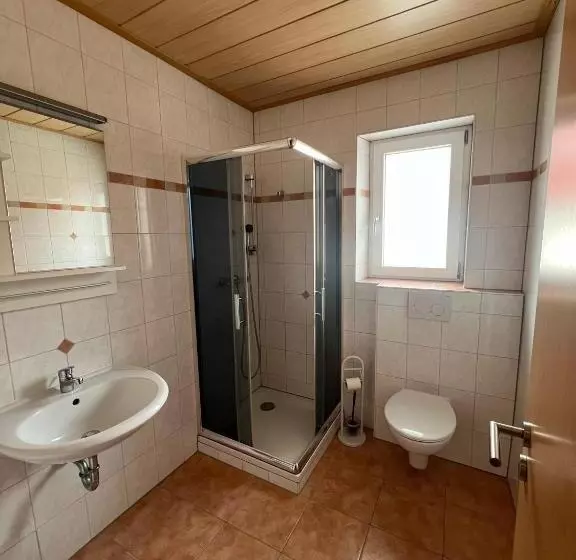 Majatalo Gasthaus & Metzgerei Besenhardt