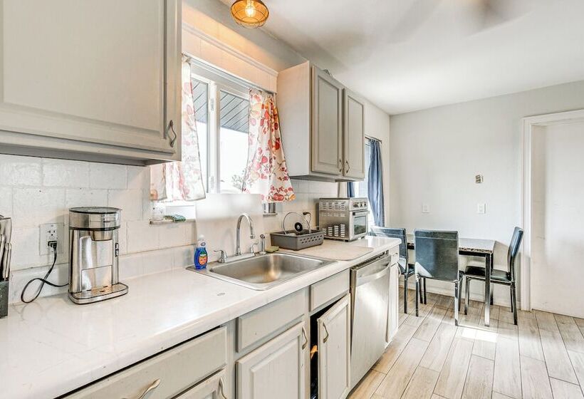 5 Mi To Beach: Pet Friendly Port Charlotte Home