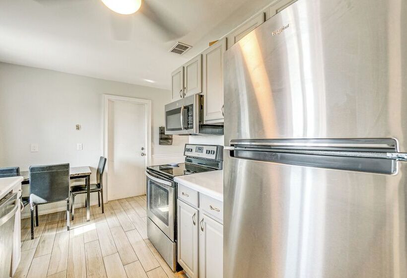 5 Mi To Beach: Pet Friendly Port Charlotte Home