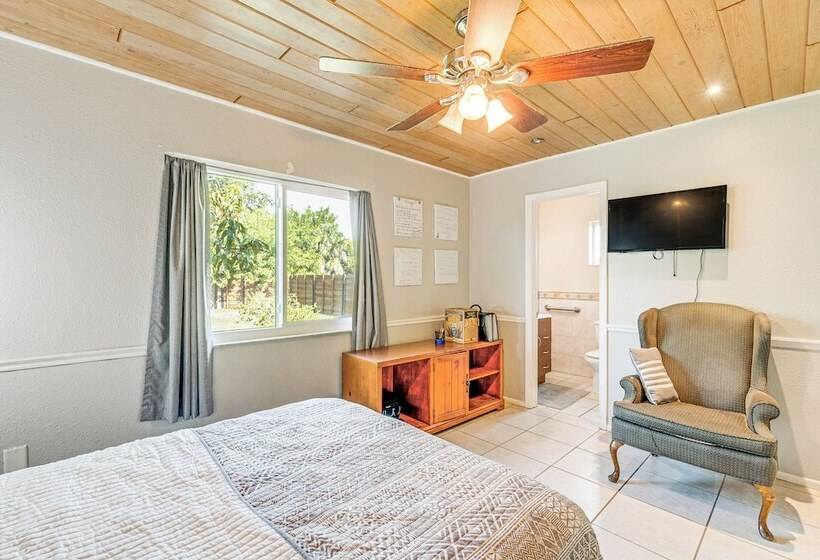 5 Mi To Beach: Pet Friendly Port Charlotte Home