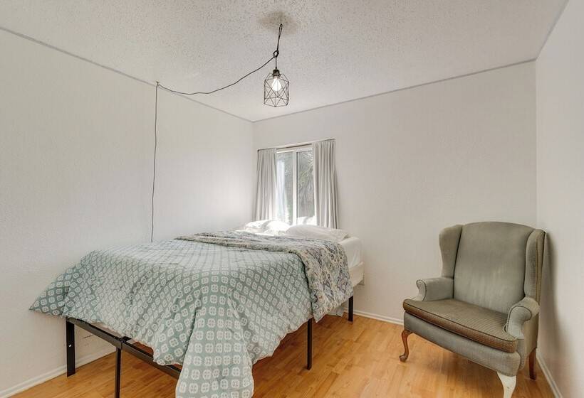 5 Mi To Beach: Pet Friendly Port Charlotte Home