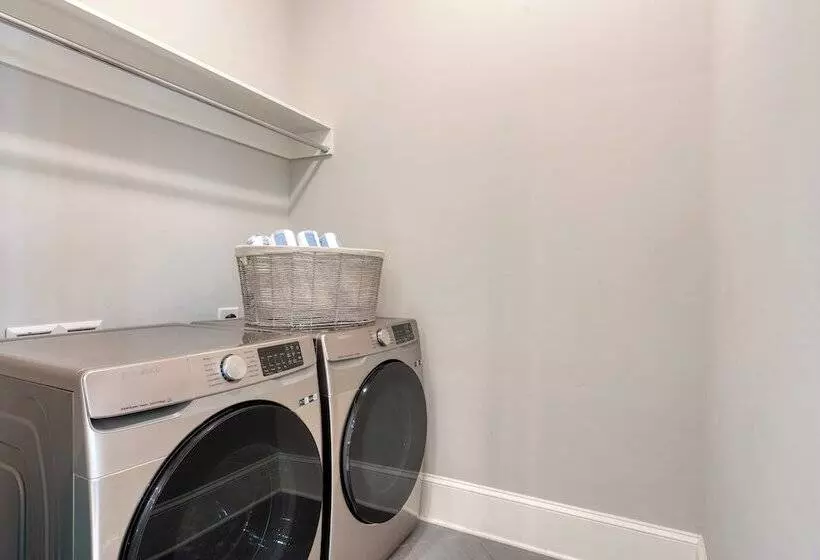 Shine On The Shore By Avantstay Pool + Golf Cart