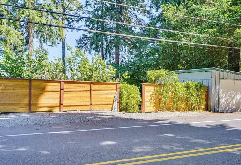 Waterfront Vashon Island Home, Beach Access & View