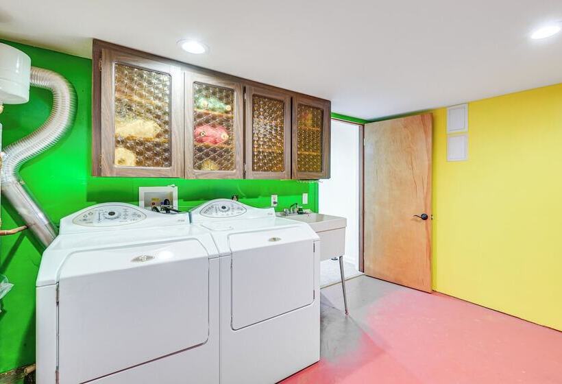 Waterfront Vashon Island Home, Beach Access & View