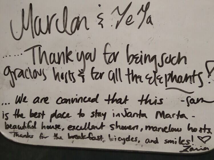 تختخواب و صبحانه Hostal Mimi's Palace