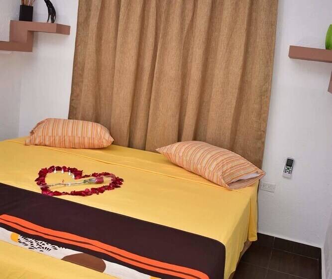 تختخواب و صبحانه Hostal Mimi's Palace