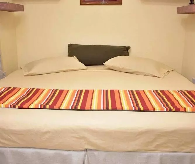 ベッドアンドブレックファースト Hostal Mimi's Palace