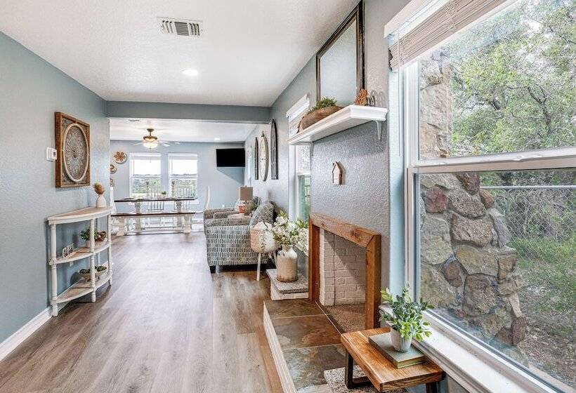 Brownwood Family Home   2 Mi To Public Marina!