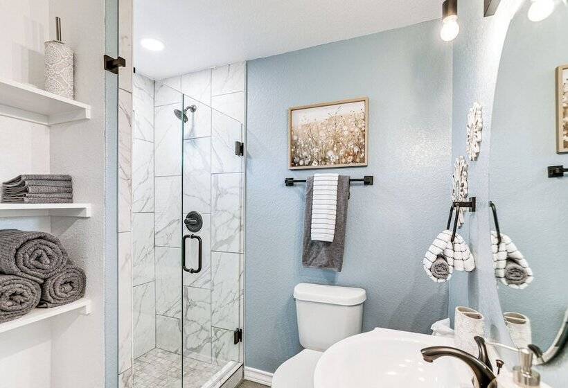 Brownwood Family Home   2 Mi To Public Marina!