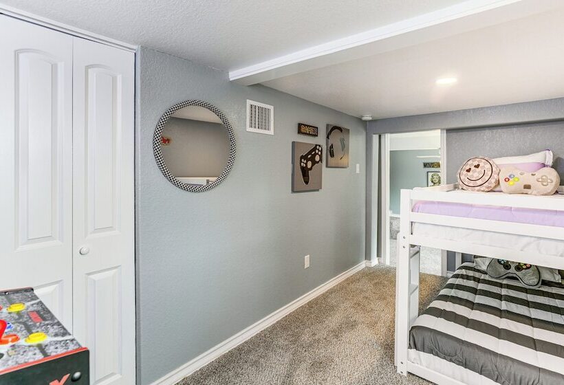 Brownwood Family Home   2 Mi To Public Marina!