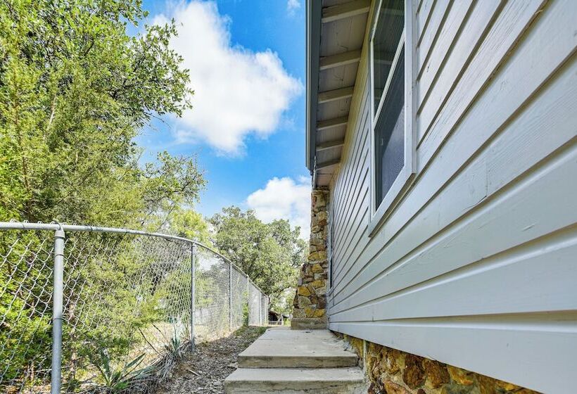 Brownwood Family Home   2 Mi To Public Marina!