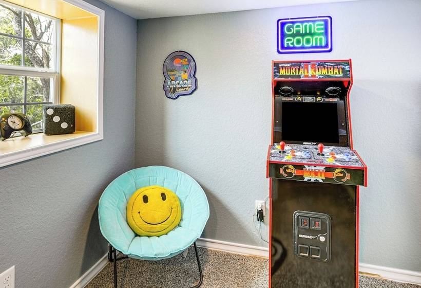 Brownwood Family Home   2 Mi To Public Marina!