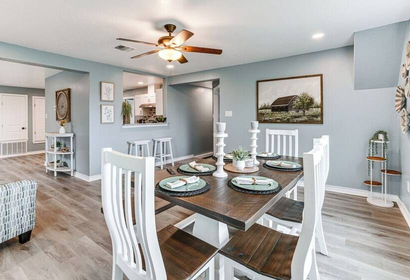 Brownwood Family Home   2 Mi To Public Marina!