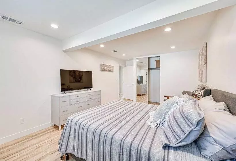 Chic Chula Vista Home: 10 Mi To Downtown San Diego