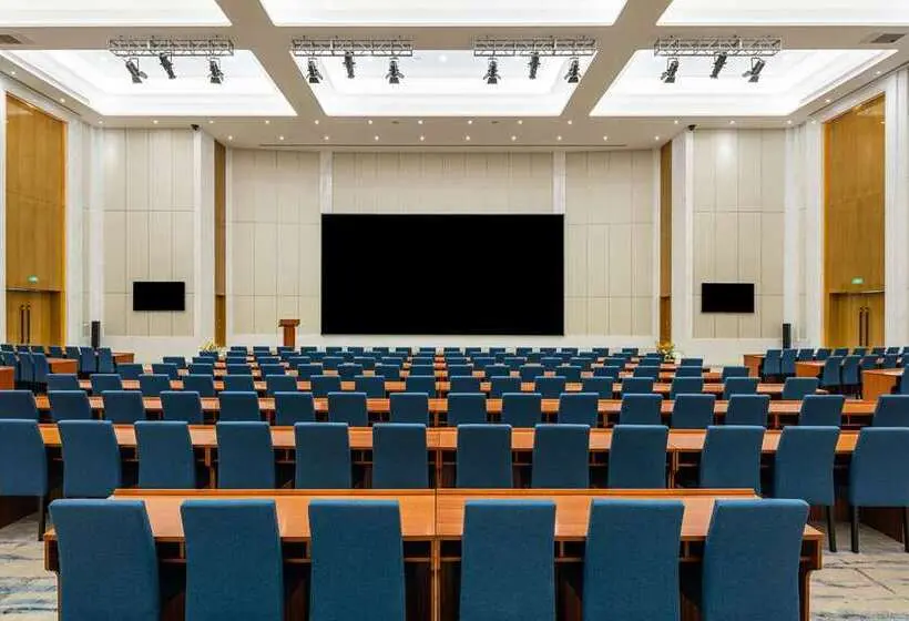 Hilton Brazzaville Les Tours Jumelles Hotel & Residences