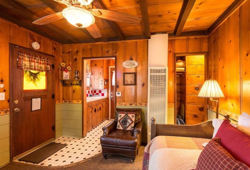 Отель Arrowhead Pine Rose Cabins