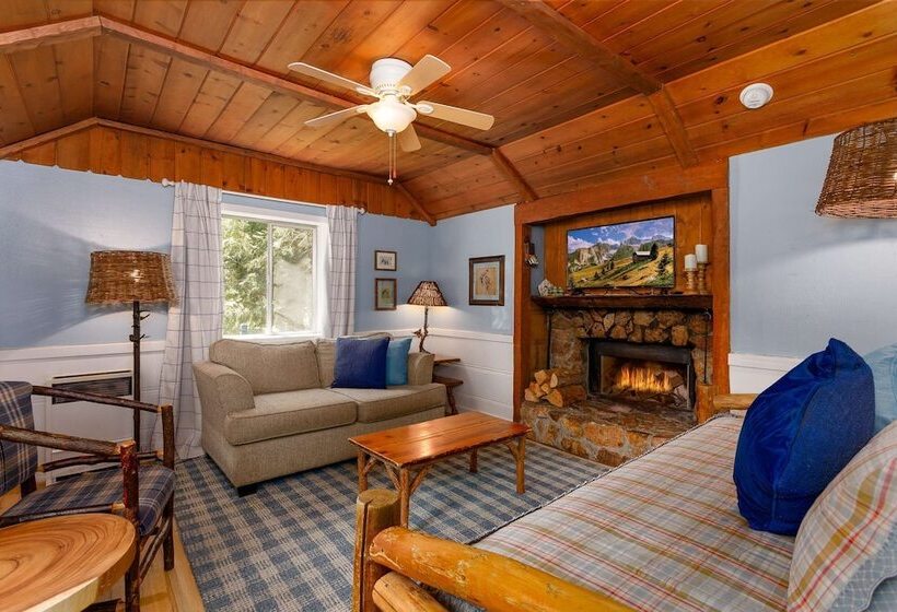 Отель Arrowhead Pine Rose Cabins