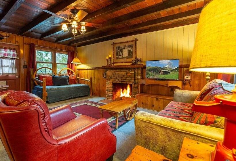 Отель Arrowhead Pine Rose Cabins