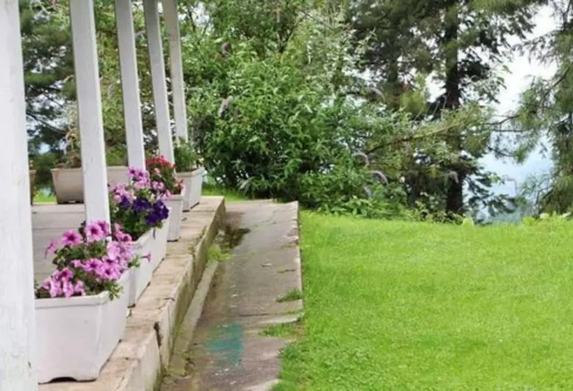 هتل Green Retreat