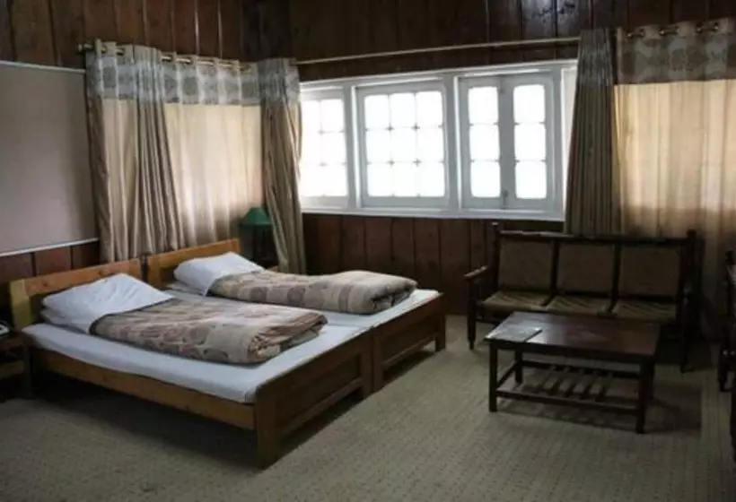 هتل Green Retreat