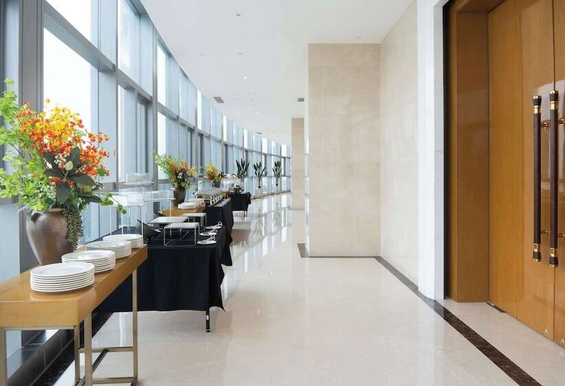 Hilton Brazzaville Les Tours Jumelles Hotel & Residences