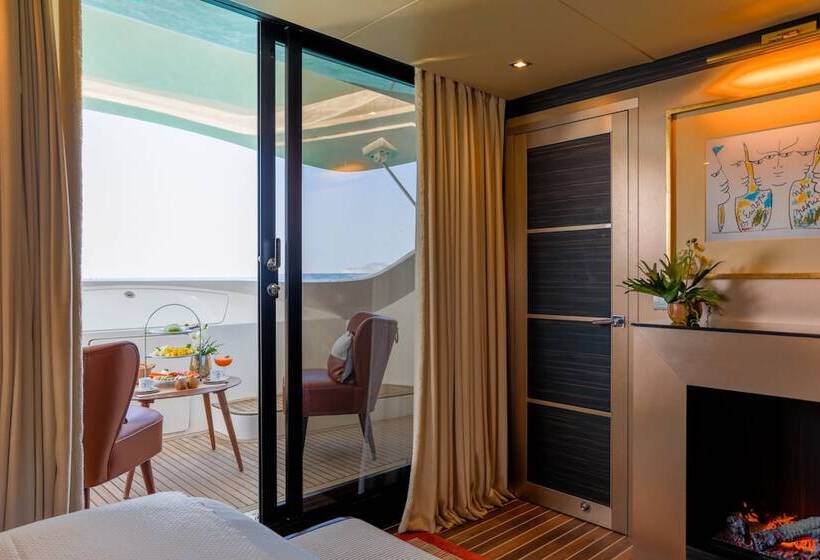 ホテル House Of Hütter Floating Home Goldfinger