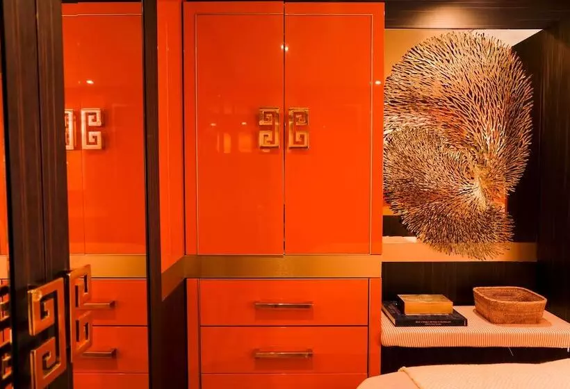 Hotelli House Of Hütter   Floating Home Goldfinger