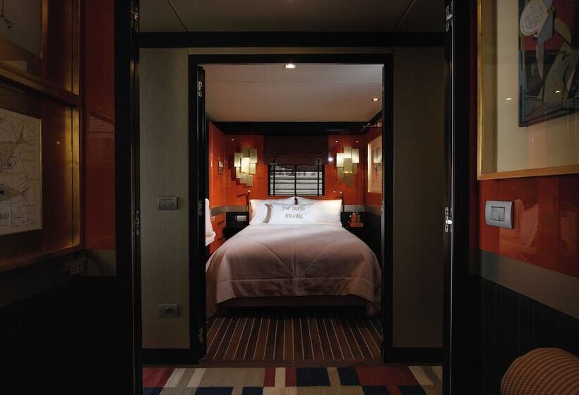 ホテル House Of Hütter Floating Home Goldfinger